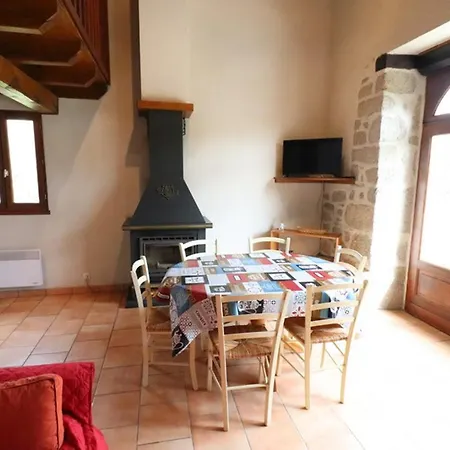 Maison De Charme Renovee Avec Jardin, Proche Du Lot Et Des Monts Du Cantal, Ideale Pour Activites Nature - Fr-1-742-72 Holiday home