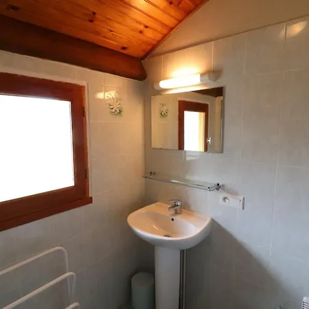 Holiday home Maison De Charme Renovee Avec Jardin, Proche Du Lot Et Des Monts Du Cantal, Ideale Pour Activites Nature - Fr-1-742-72 Parlan